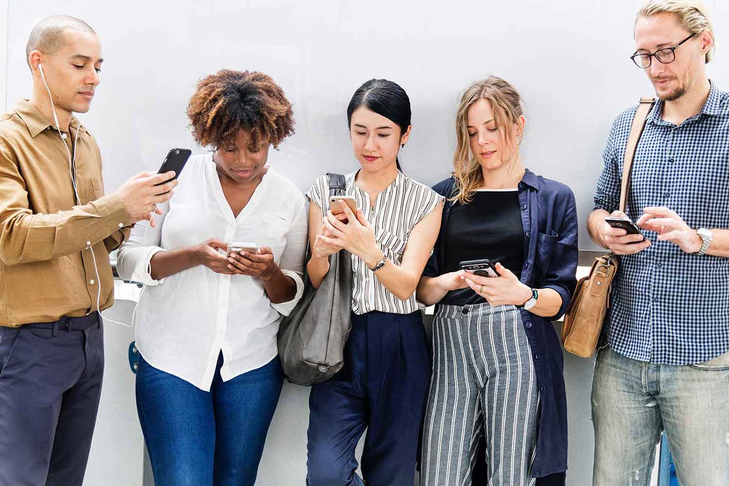 Κωδικοί QR για άμεσα μηνύματα με Whatsapp Facebook και SMS