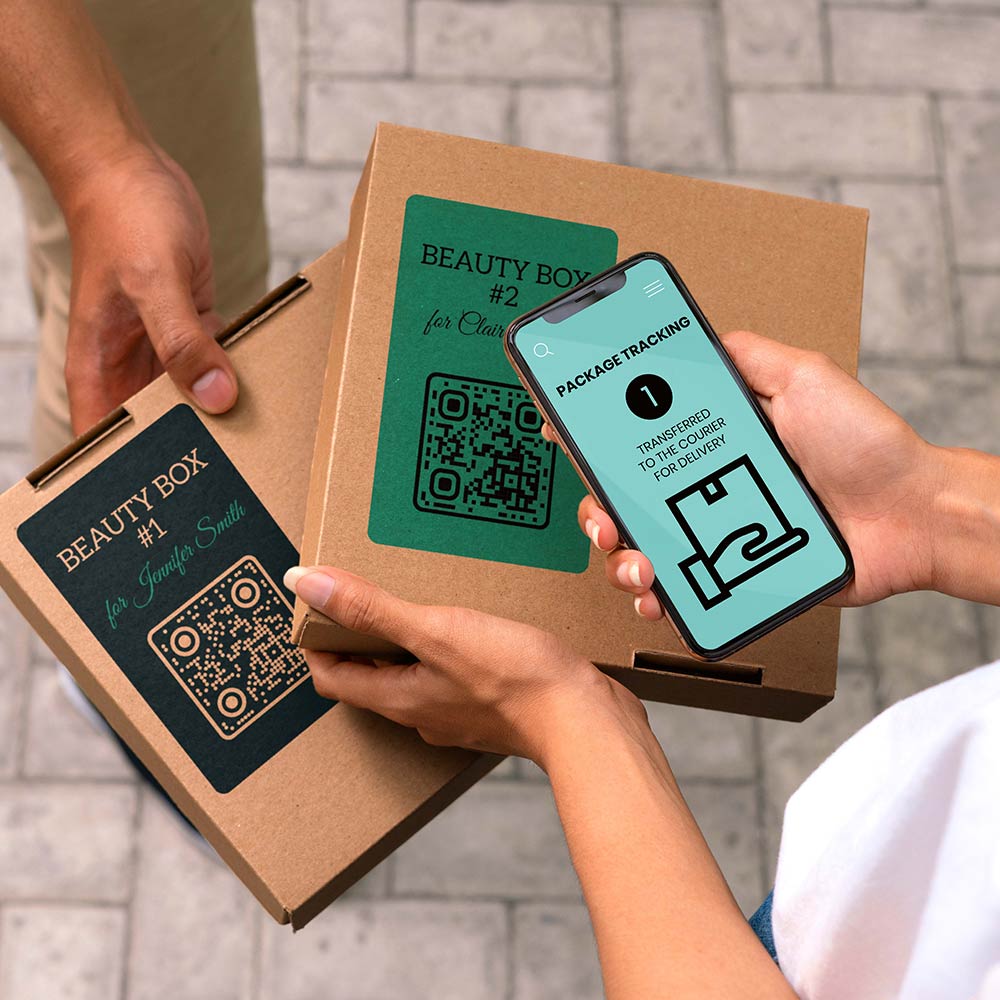 Mobiles Scannen eines QR-Codes zur Produktverfolgung im Einzelhandel